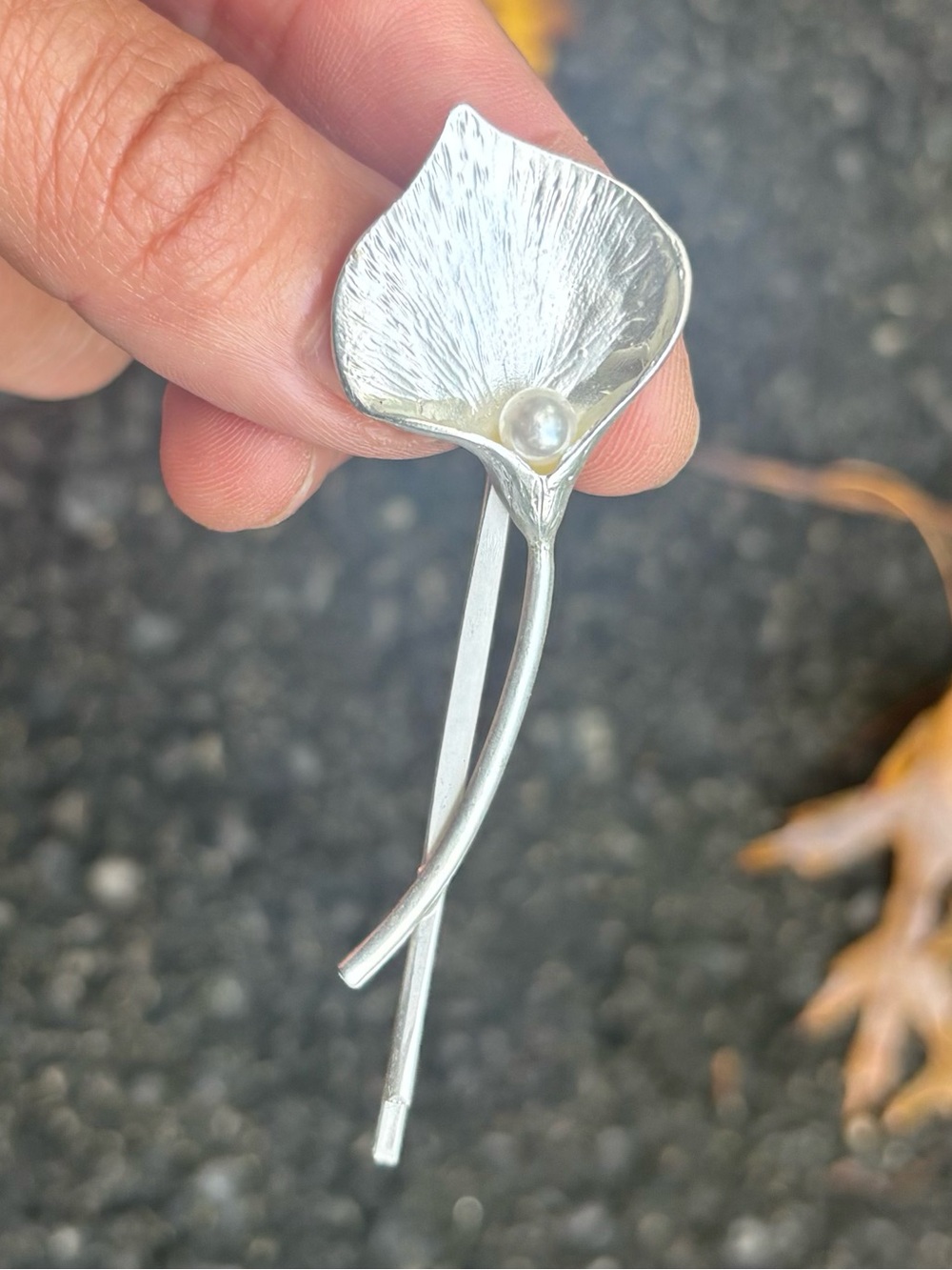 Silver Floral Calla Lily Hair Pin with Pearl Accent